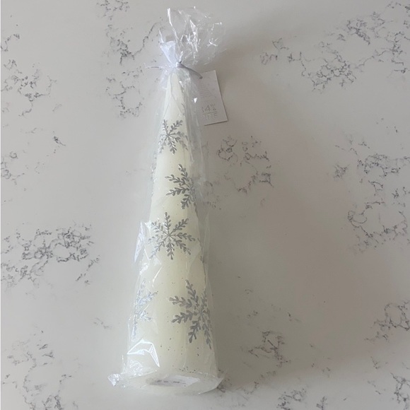 34th & Pine Christmas tree candle - Picture 5 of 7